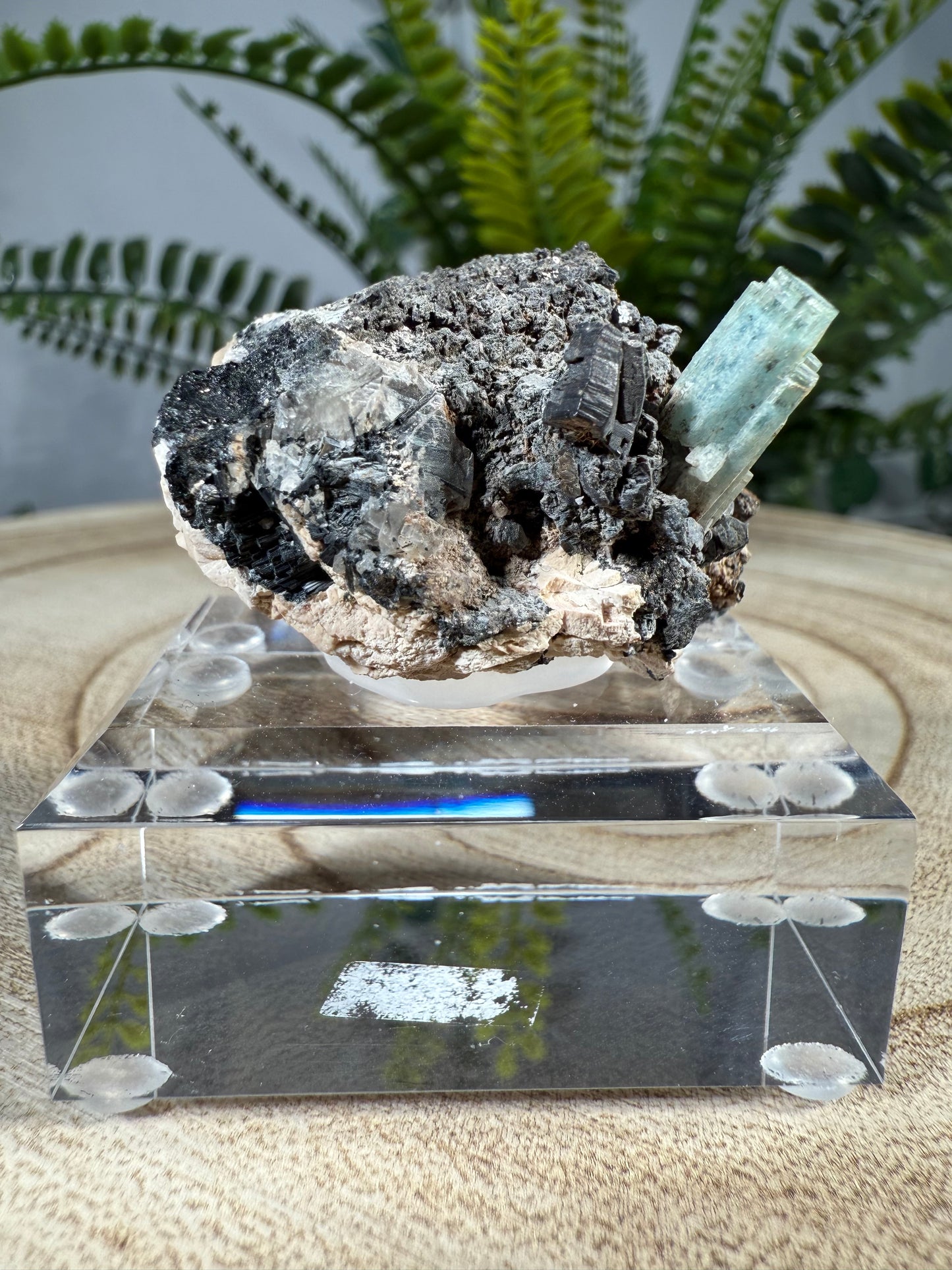 Aquamarin auf Matrix