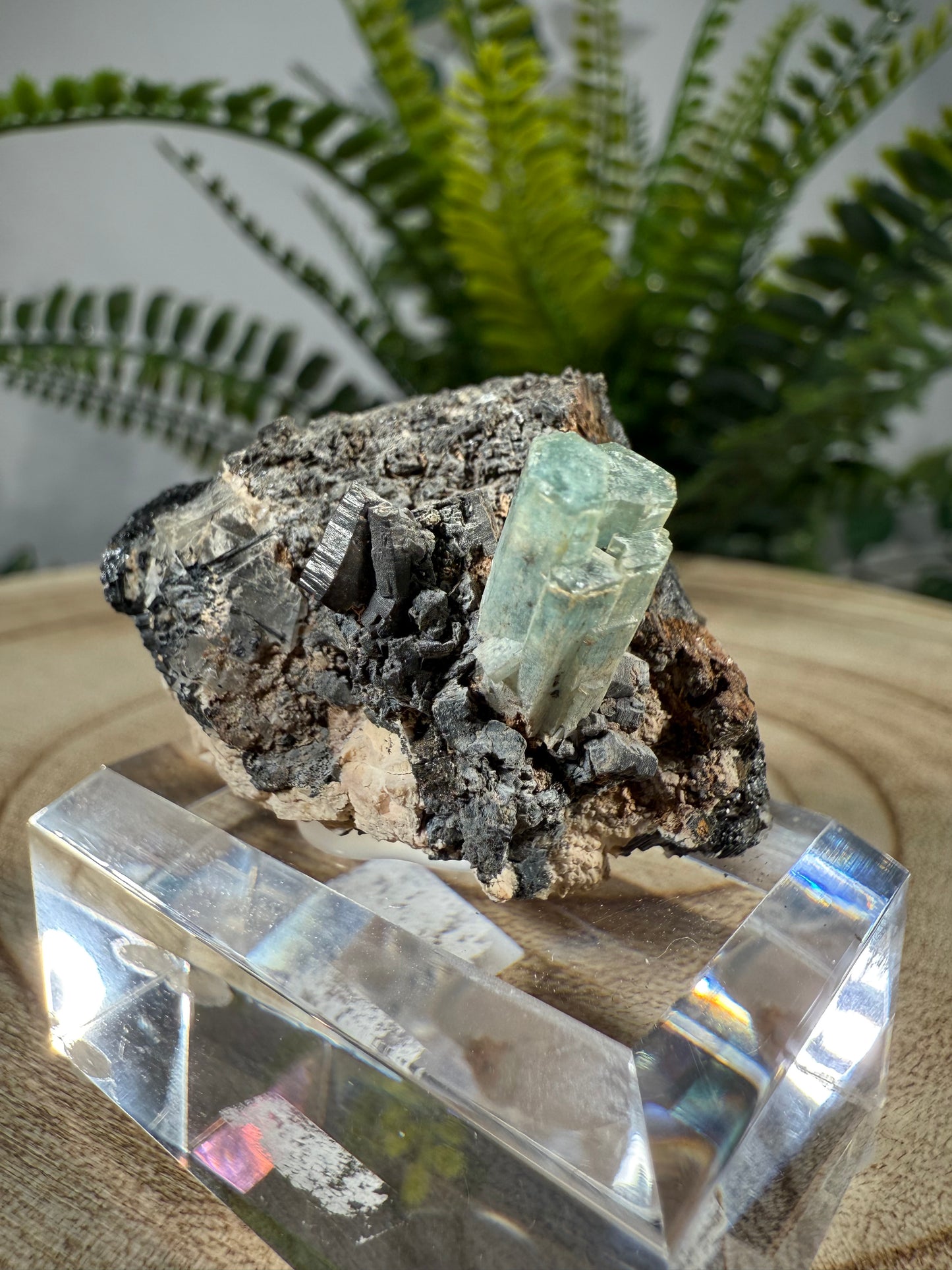 Aquamarin auf Matrix