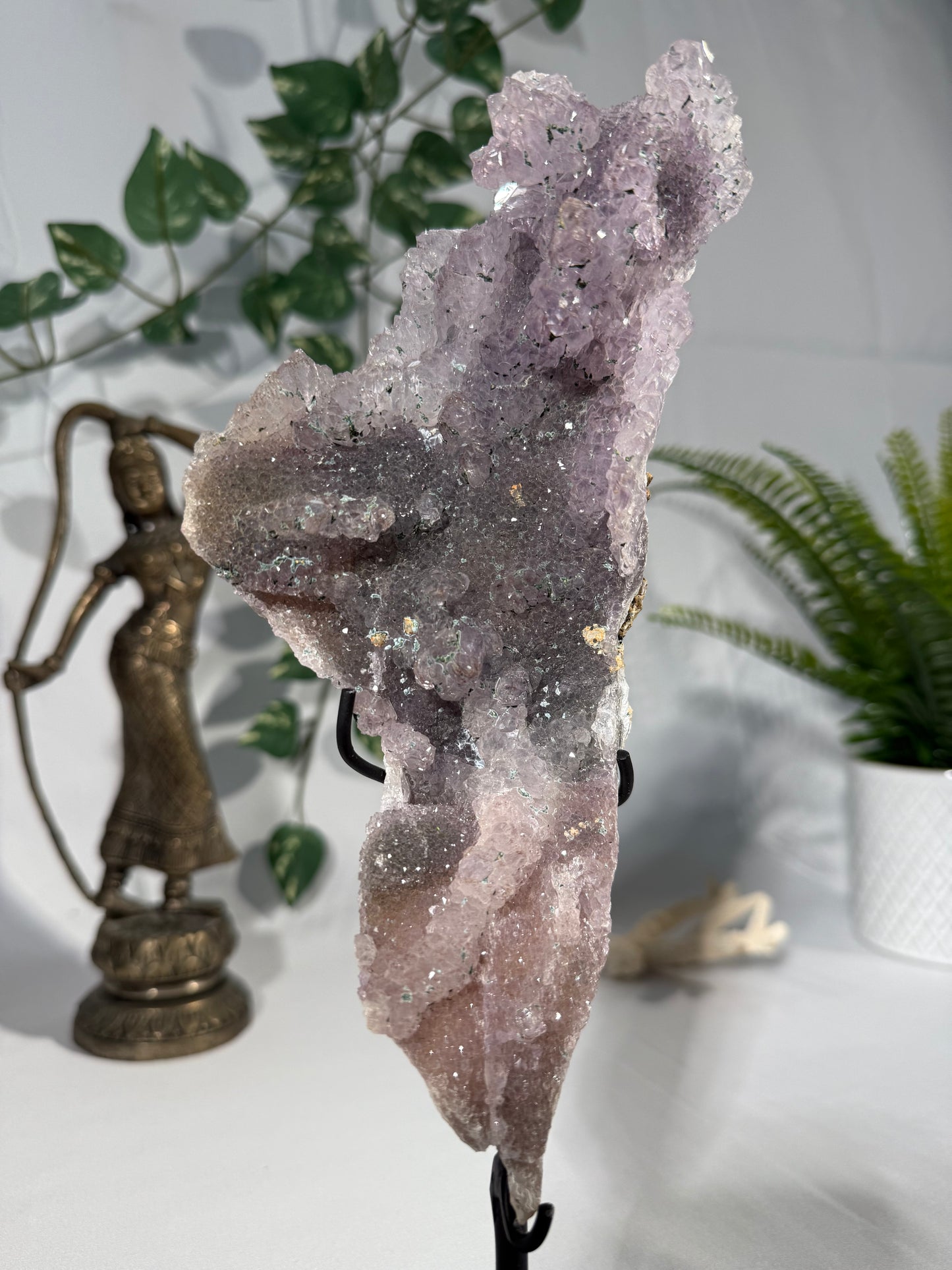 Zeolith auf Metallständer (Amethyst Formation)