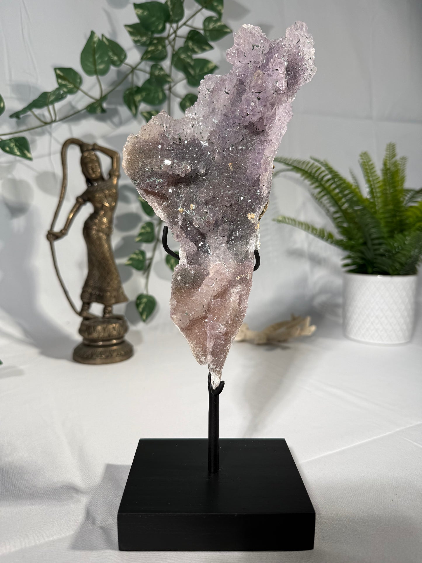 Zeolith auf Metallständer (Amethyst Formation)