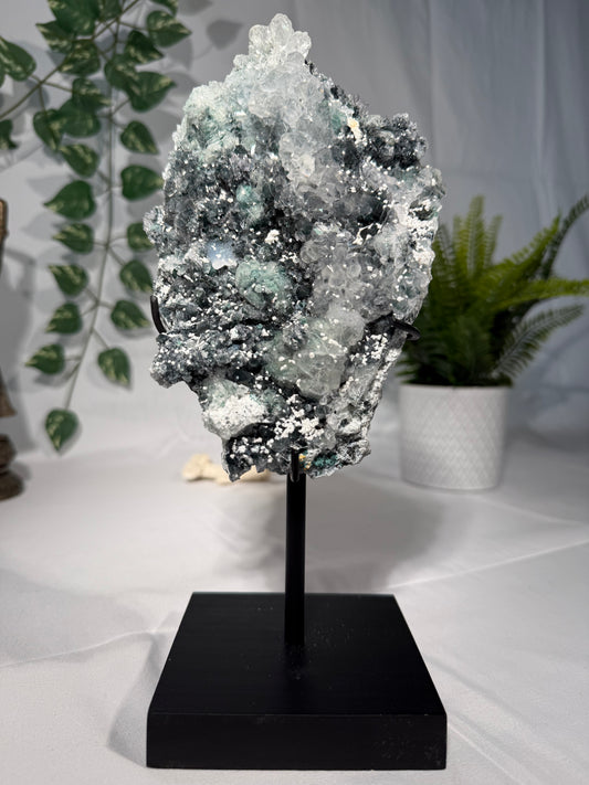 Zeolith auf Metallständer (Amethyst Formation)